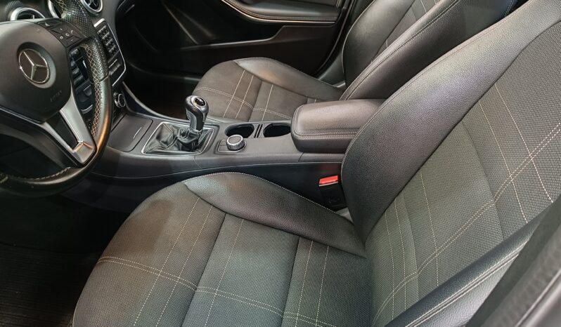
								Mercedes Classe A180 1.5 diesel Sport full									