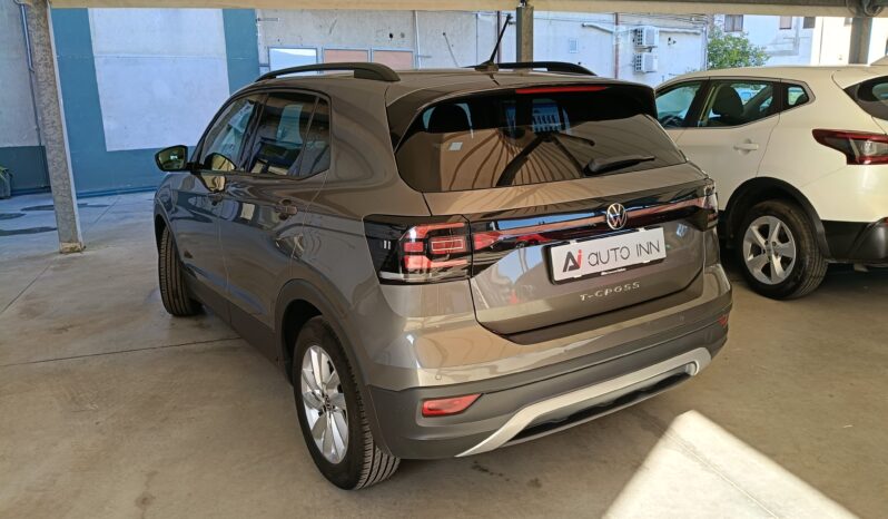 
								Volkswagen T-Cross 1.0 benzina 95 CV full									