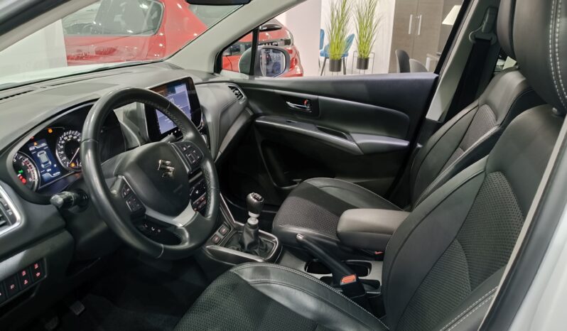 
								SUZUKI S-cross 1.4h top 2wd 129cv full									